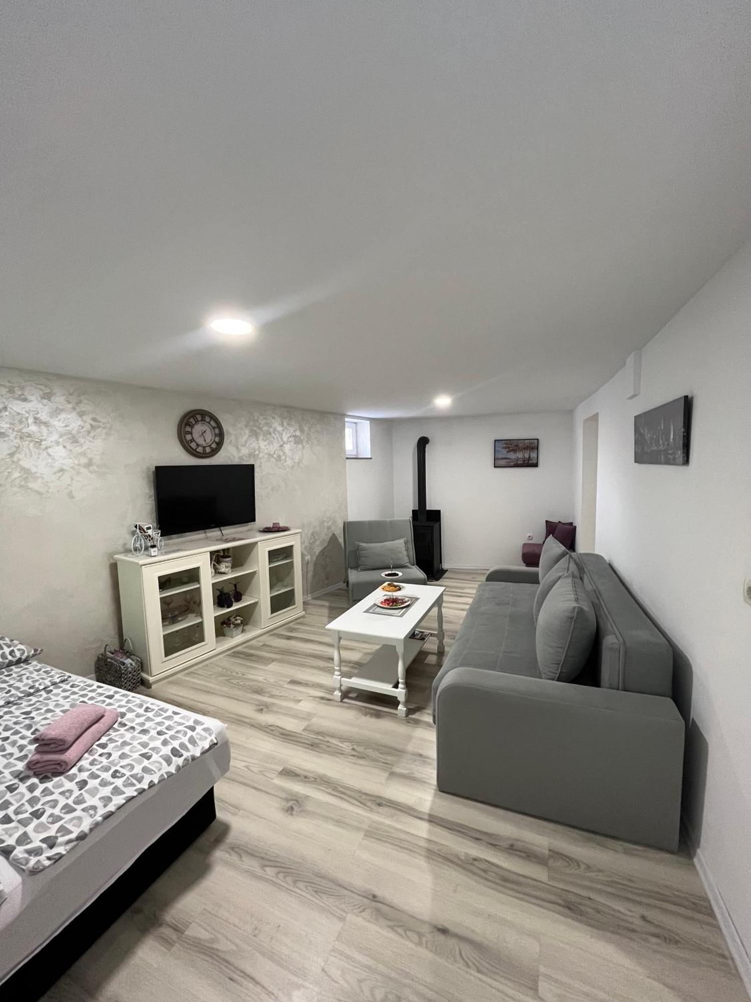 מוסטר Apartman Nermin מראה חיצוני תמונה